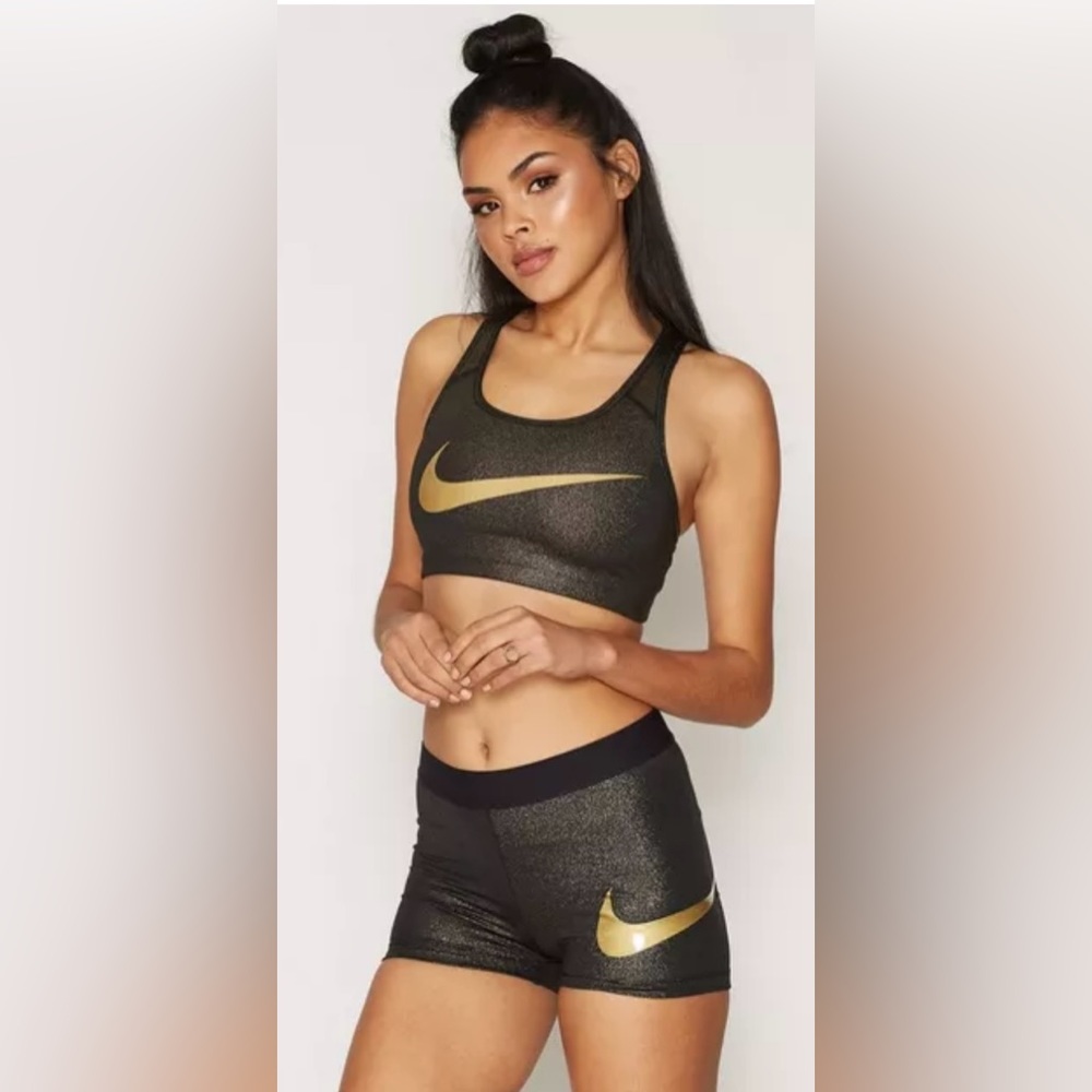 Nike shimmery/glitter two Piece workout set. Never worn..brand new